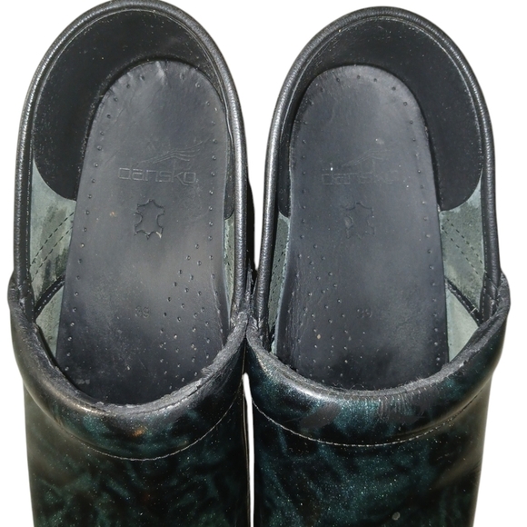 Dansko Blue/Green Marbled Tie Dye Patterned Professional Clogs Women's size 9 - Picture 6 of 12